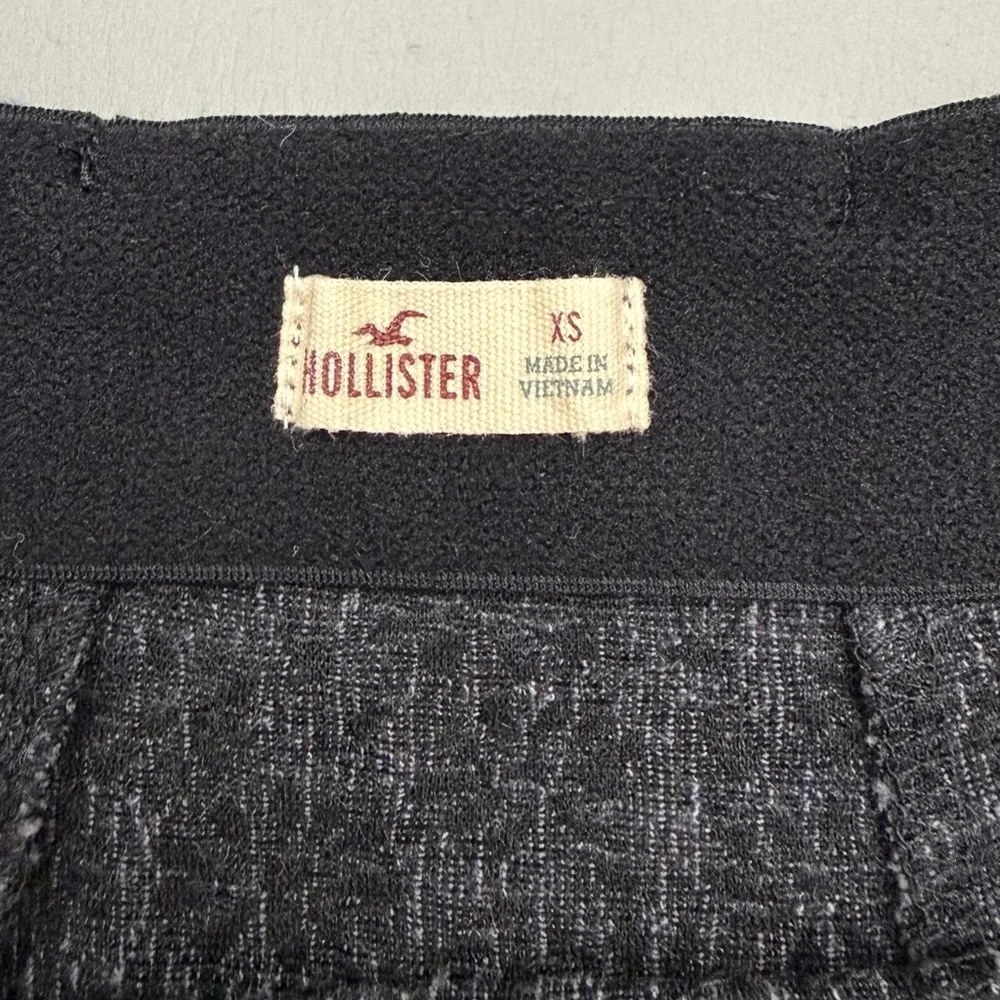 Hollister Black and Gray Floral A-Line Skirt